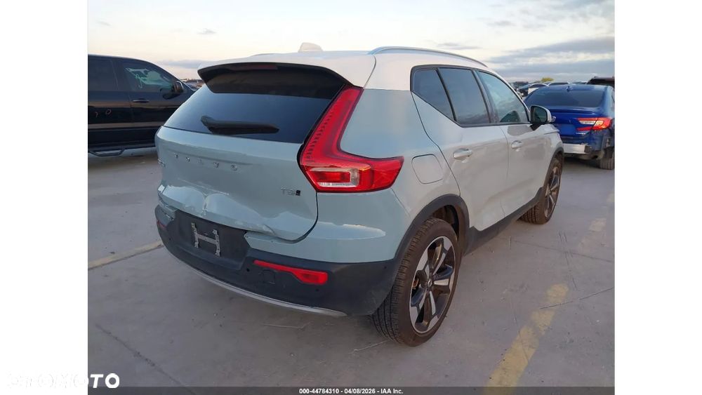 Volvo XC 40 T5 AWD Momentum - 6