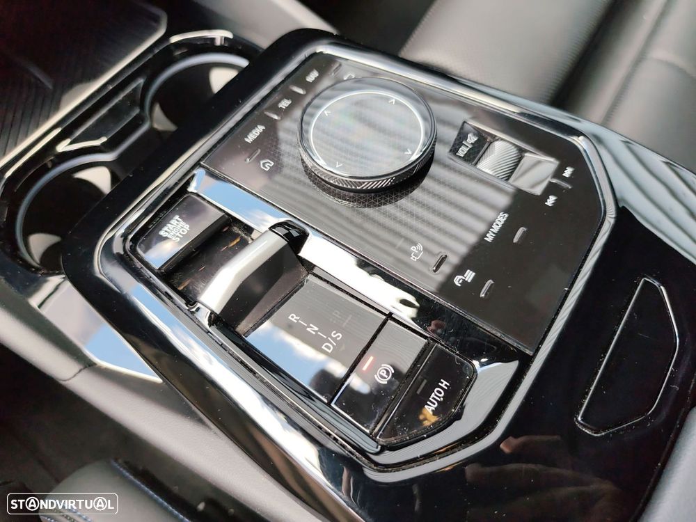 BMW 530 e Pack Desportivo M - 17