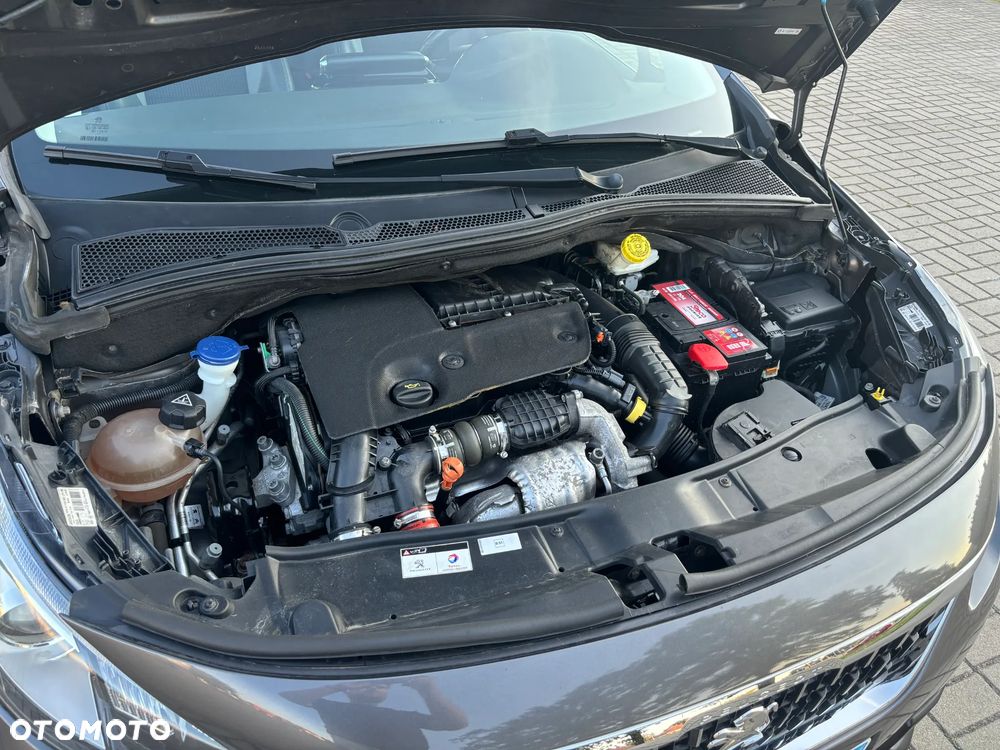 Peugeot 2008 BlueHDi 100 STOP & START Allure - 32
