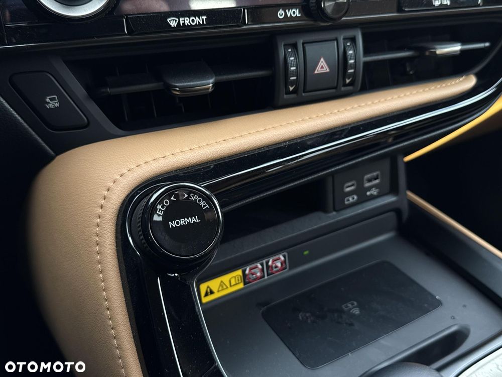 Lexus NX 350h Omotenashi AWD - 24