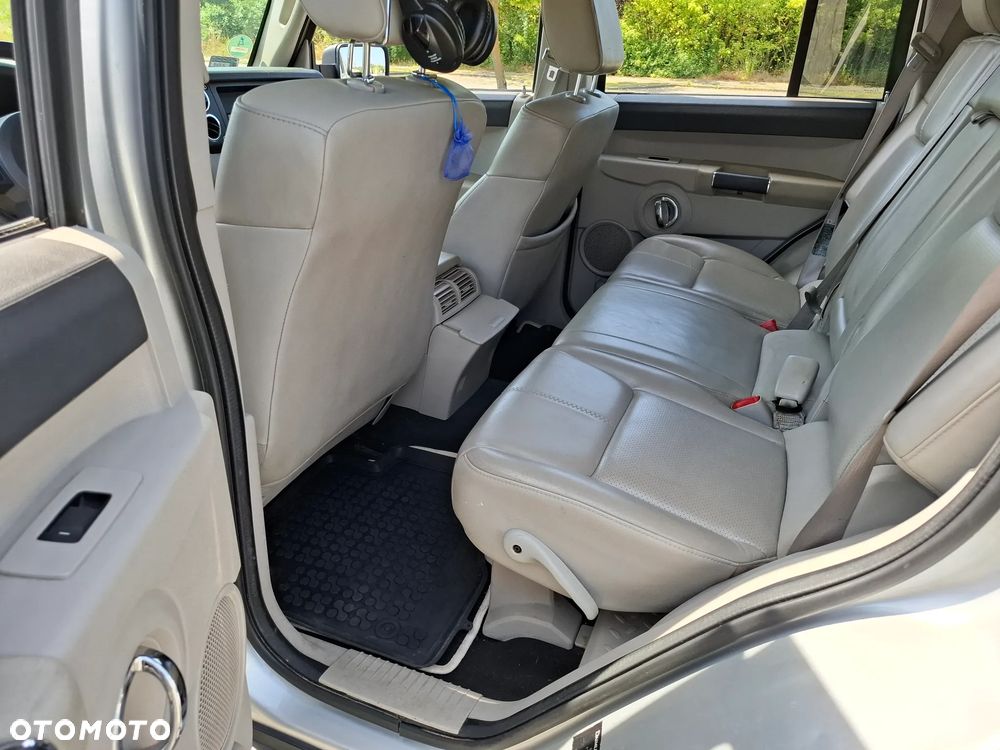 Jeep Commander 5.7 V8 Limited - 12