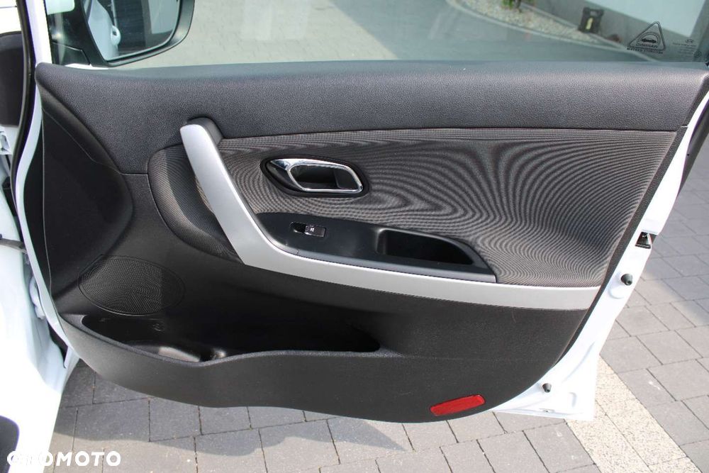 Kia Ceed - 27
