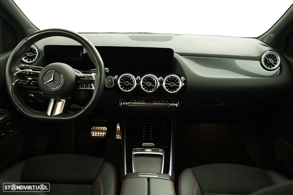 Mercedes-Benz B 250 e AMG Line — fotografia 9
