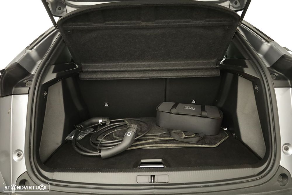 Peugeot e-2008 50 kWh GT - 23