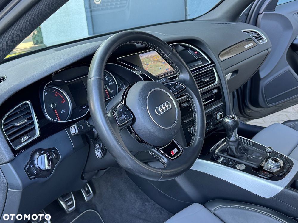 Audi A4 Avant 2.0 TDI DPF clean diesel quattro S line Sportpaket - 24