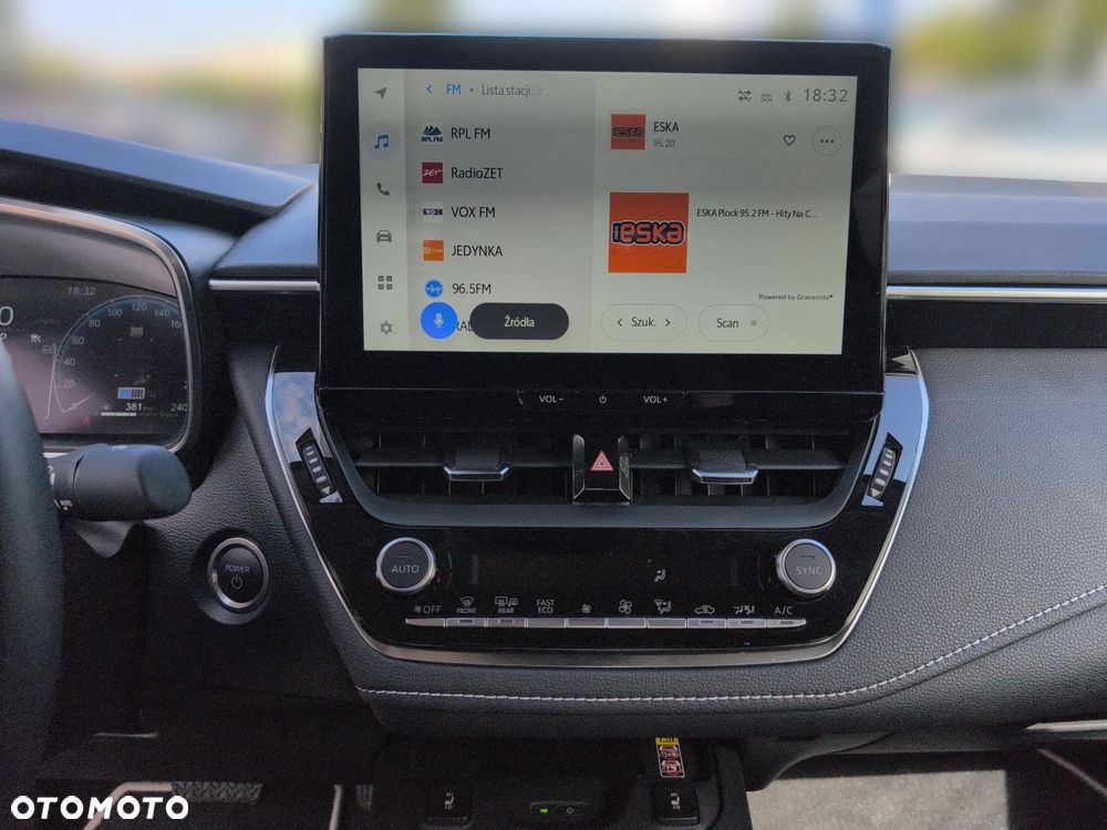 Toyota Corolla 1.8 Hybrid Style - 18