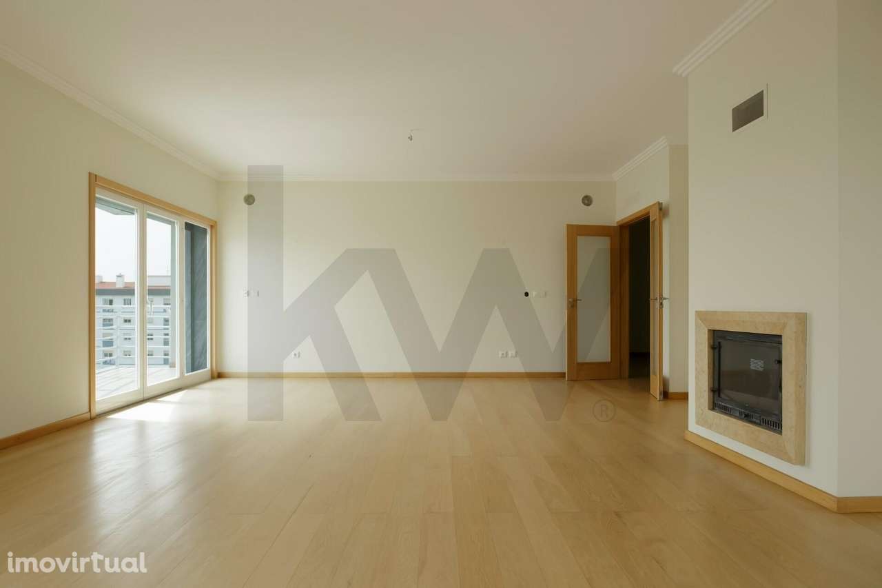 Apartamento T3 com varanda e garagem no L Towers, em Paço de Arcos - Grande imagem: 3/19