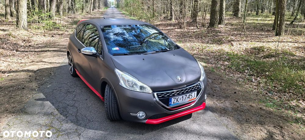 Peugeot 208 - 1