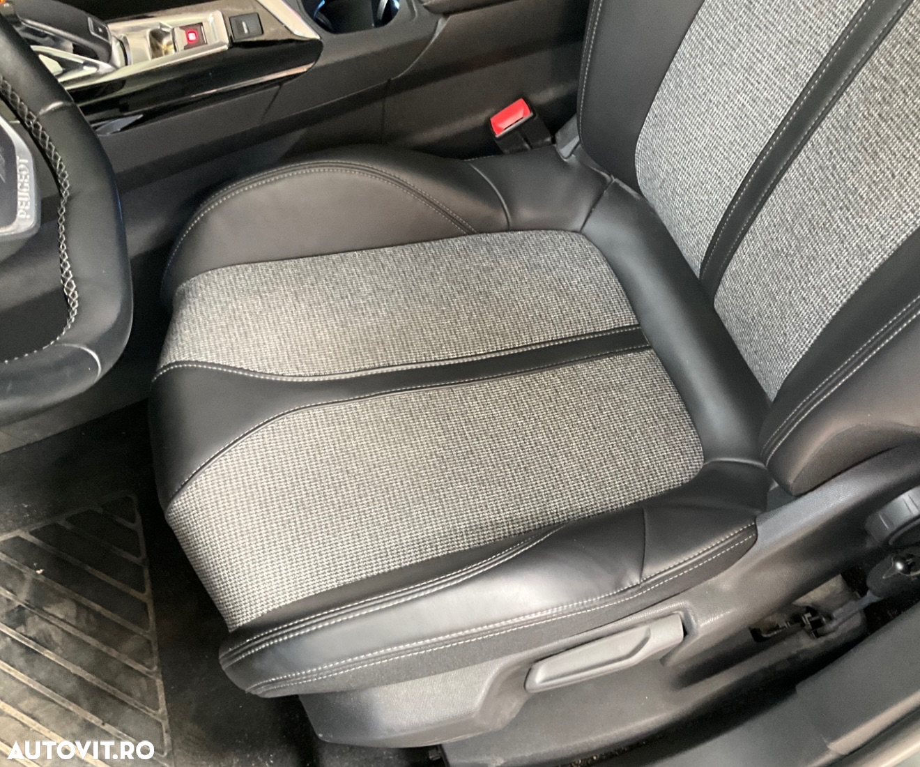 Peugeot 5008 1.2L PureTech EAT8 S&S Allure Pack - 27