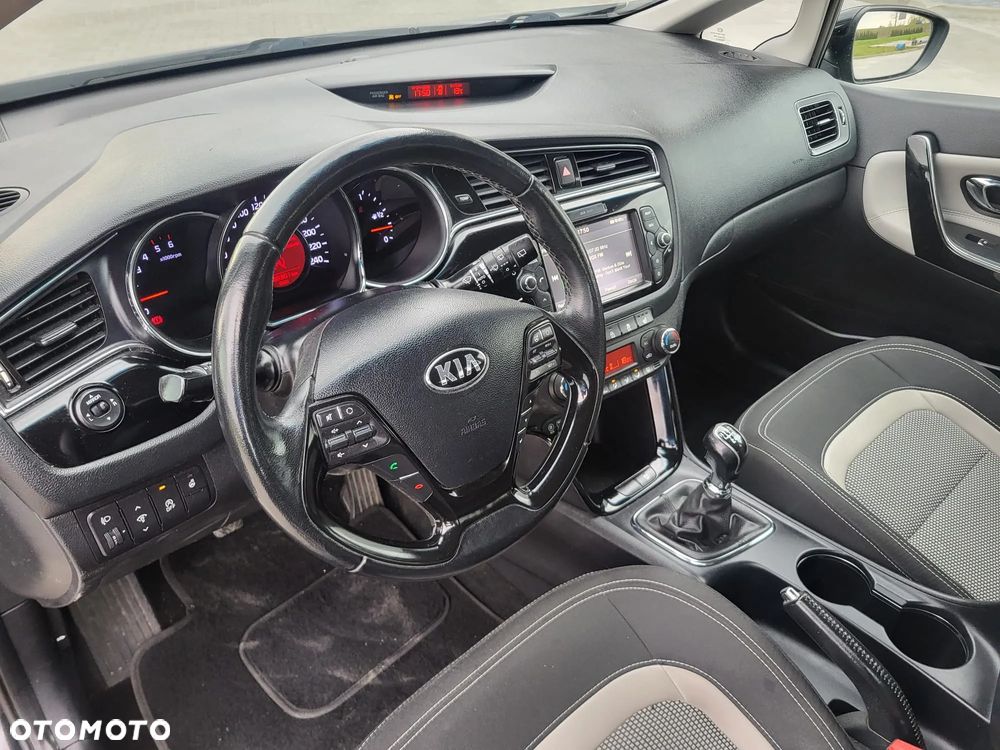Kia Ceed 1.6 CRDi 136 ISG GT Line - 8