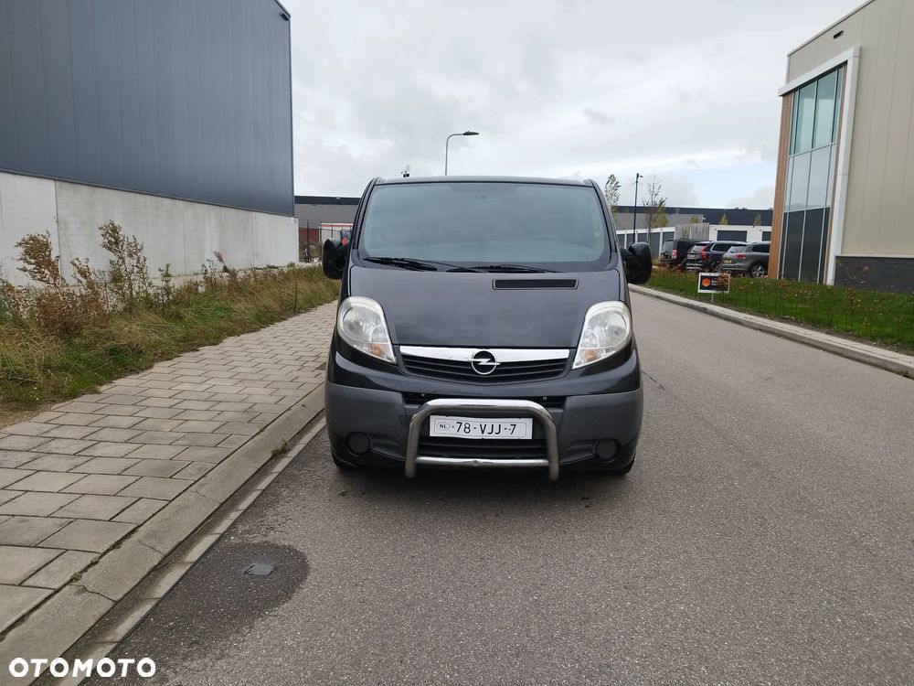 Opel Vivaro - 8