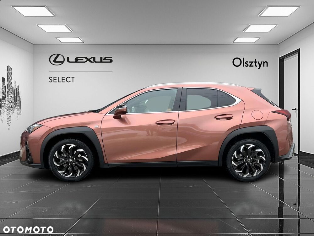 Lexus UX - 4