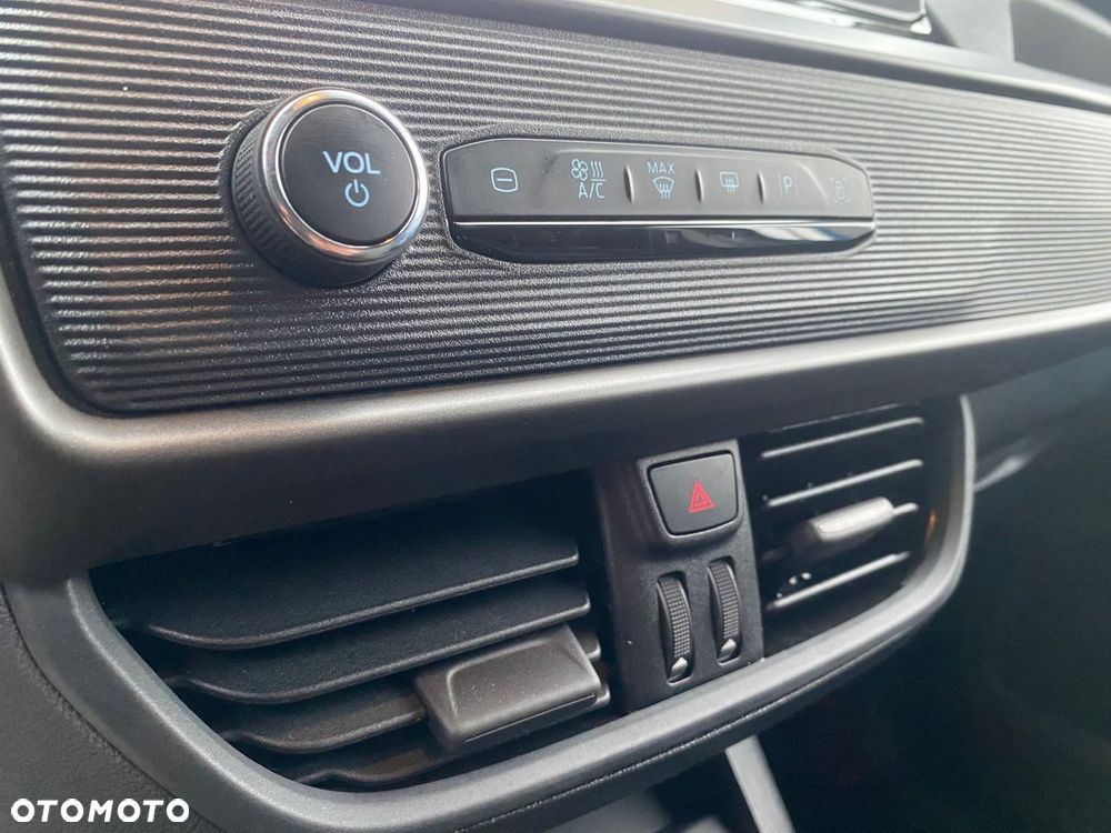 Ford Transit Courier - 18