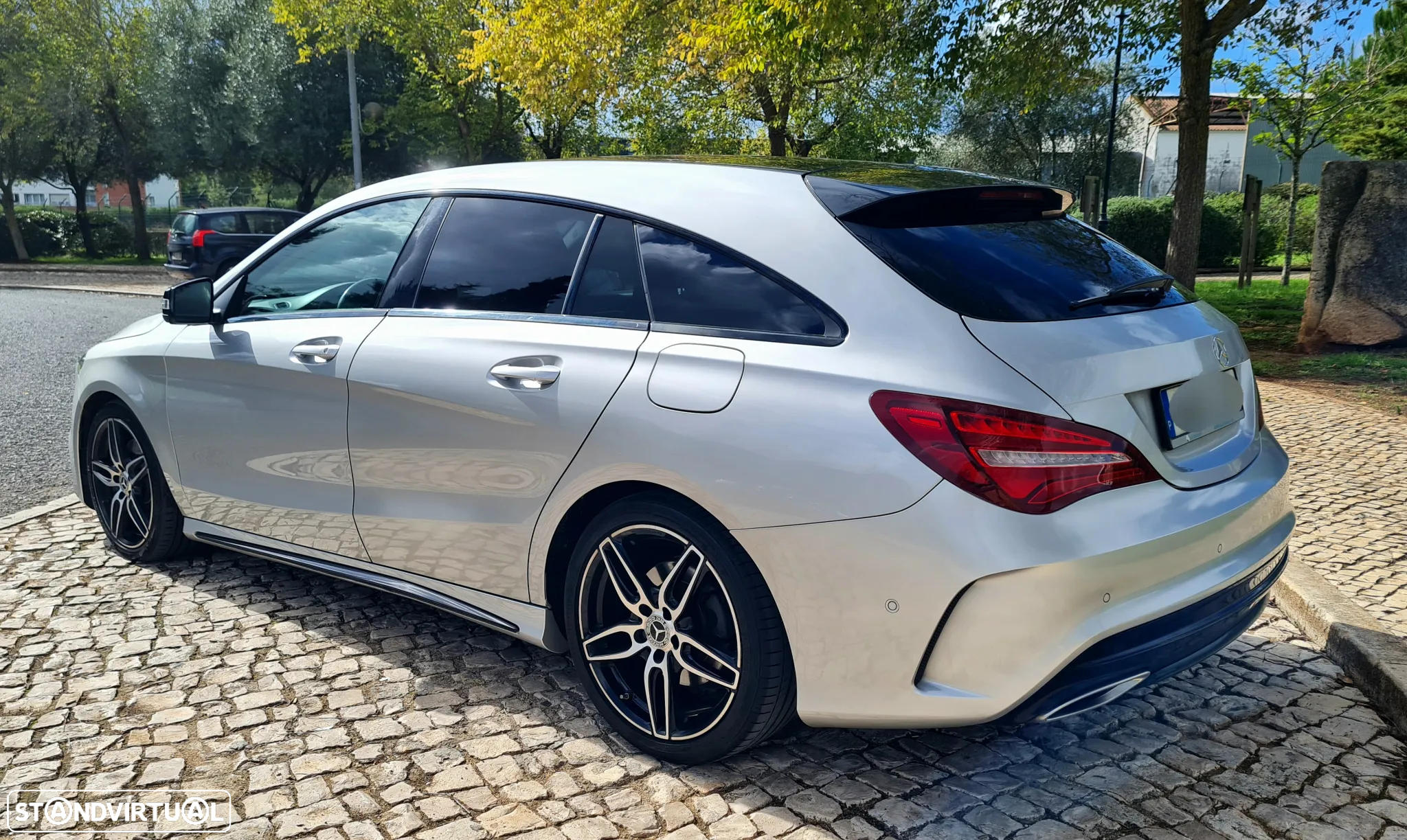 Mercedes-Benz CLA 220 d Shooting Brake AMG Line Aut. - 4