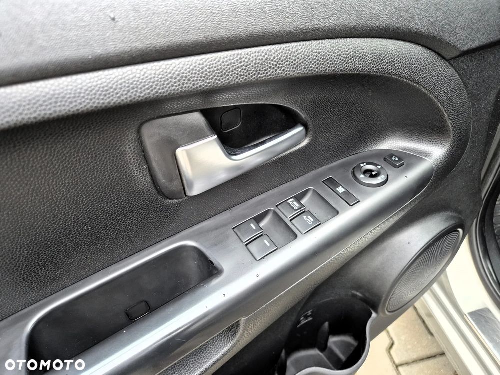 Kia Venga 1.6 L - 11