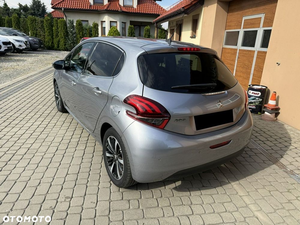 Peugeot 208 - 9