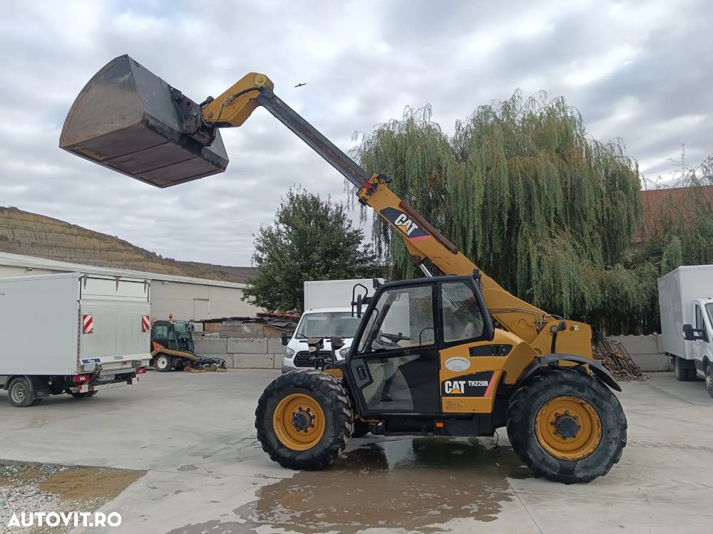 Caterpillar TH220B - 1