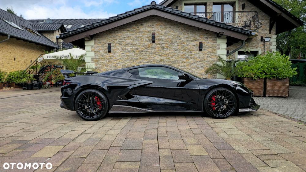 Chevrolet Corvette - 18