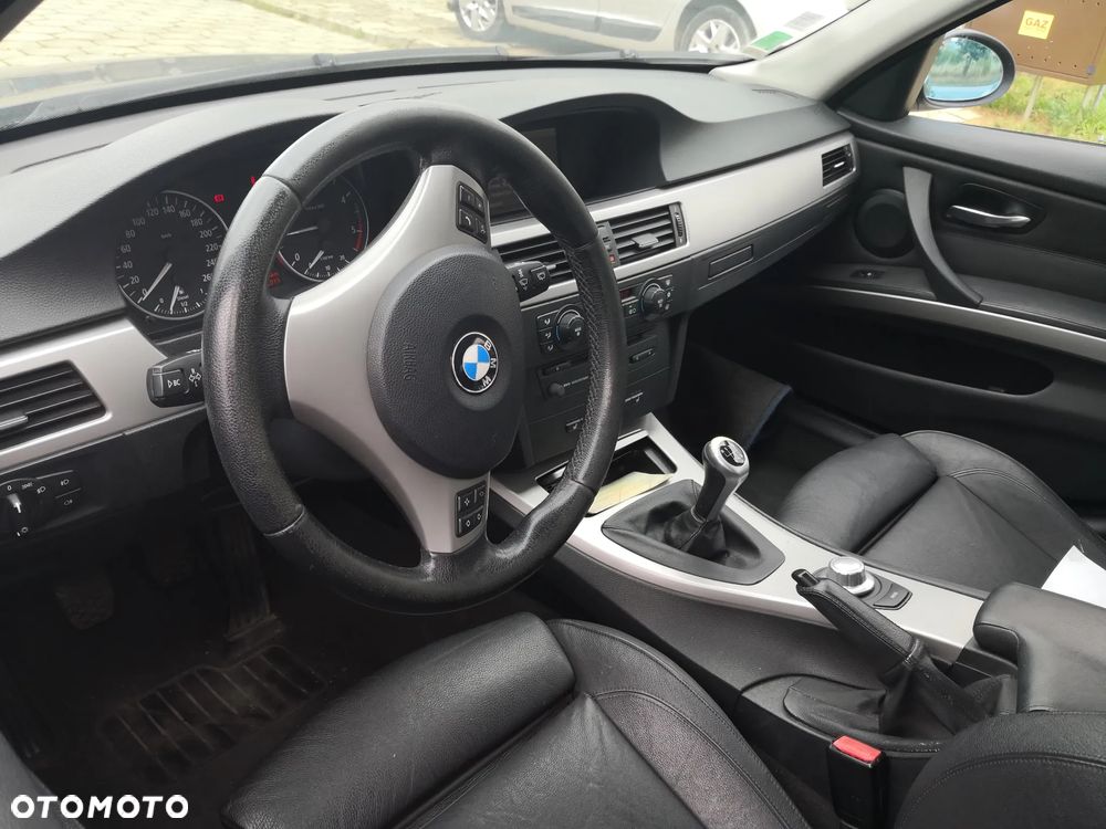 BMW Seria 3 320d DPF Touring Edition Fleet - 1