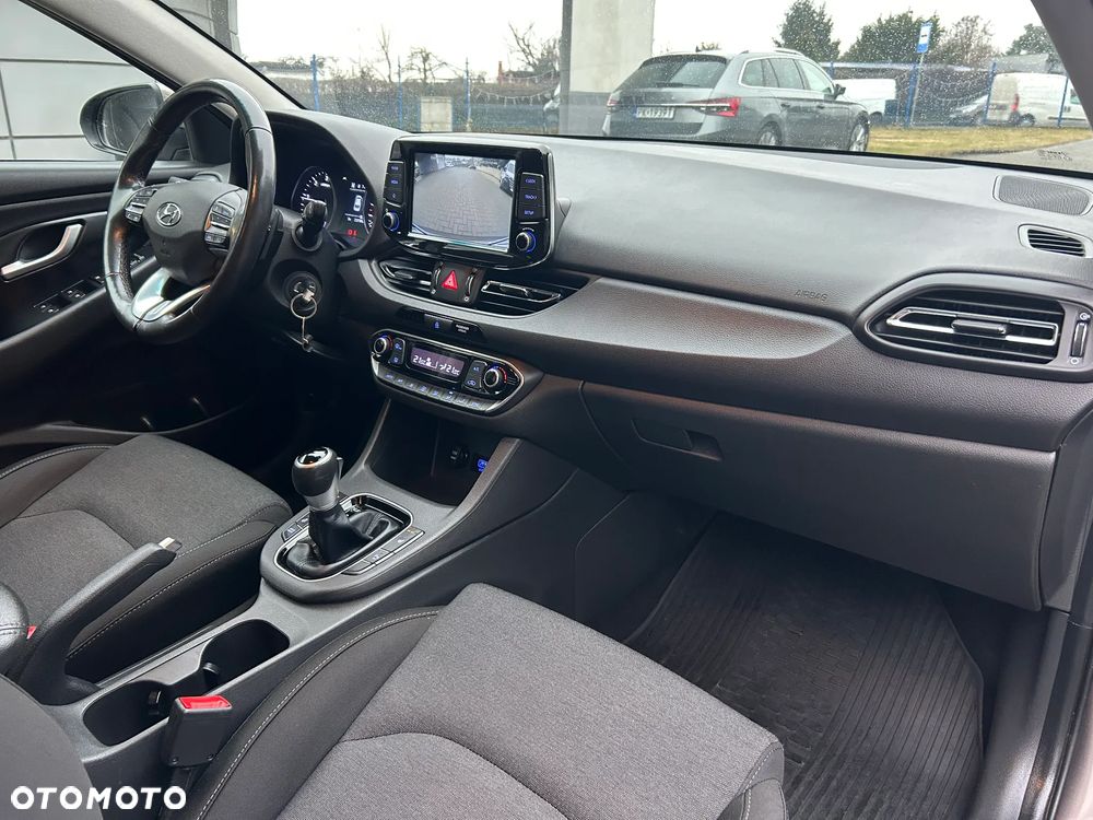 Hyundai i30 1.6 D Comfort DCT - 16