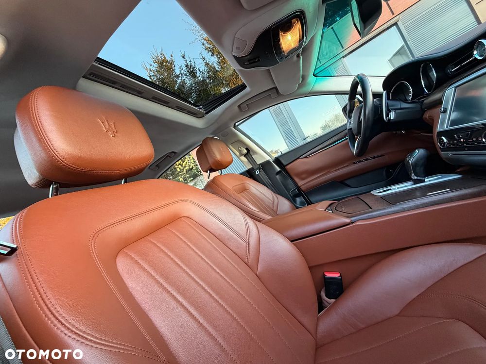 Maserati Quattroporte - 25