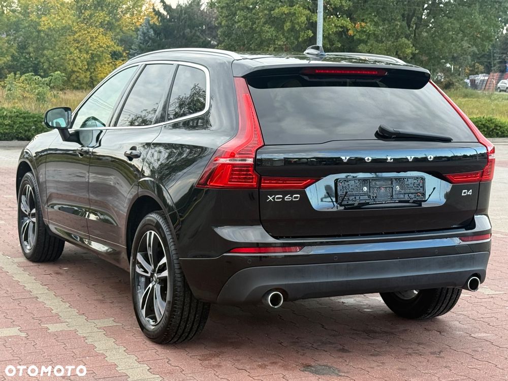 Volvo XC 60 D4 AWD Geartronic Momentum - 11