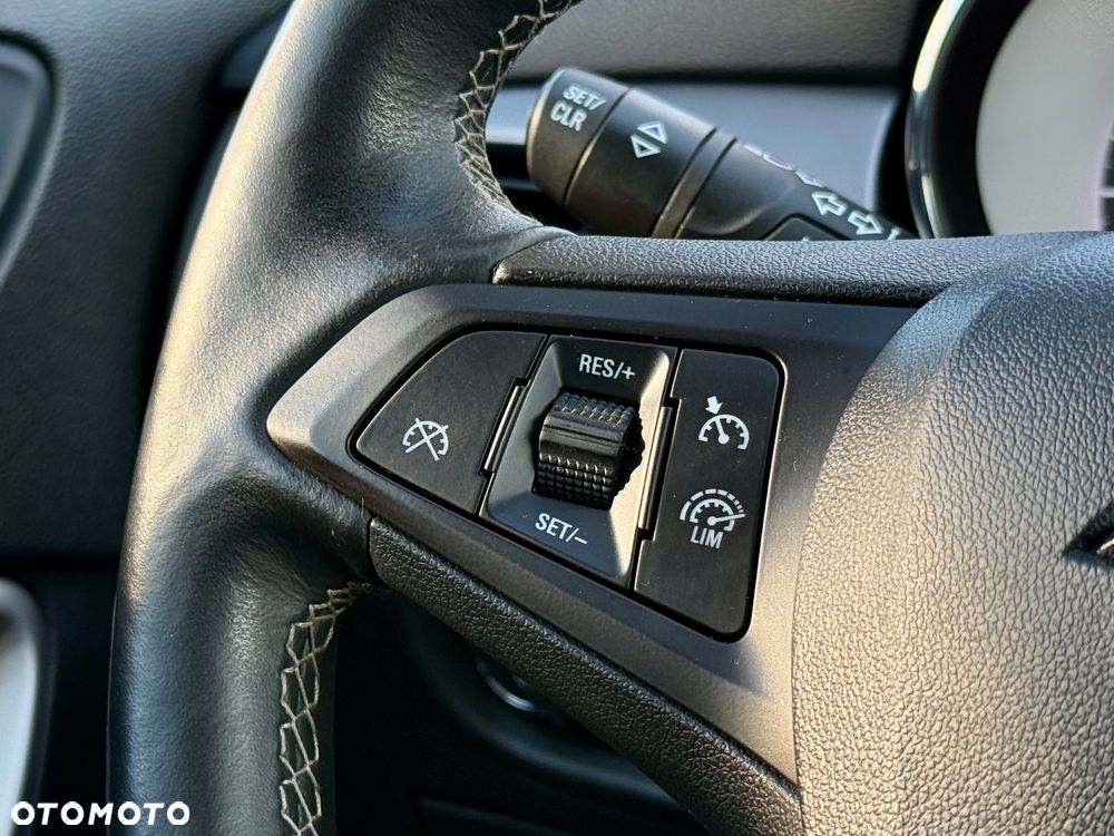 Opel Astra 1.4 Turbo 120 Jahre - 25