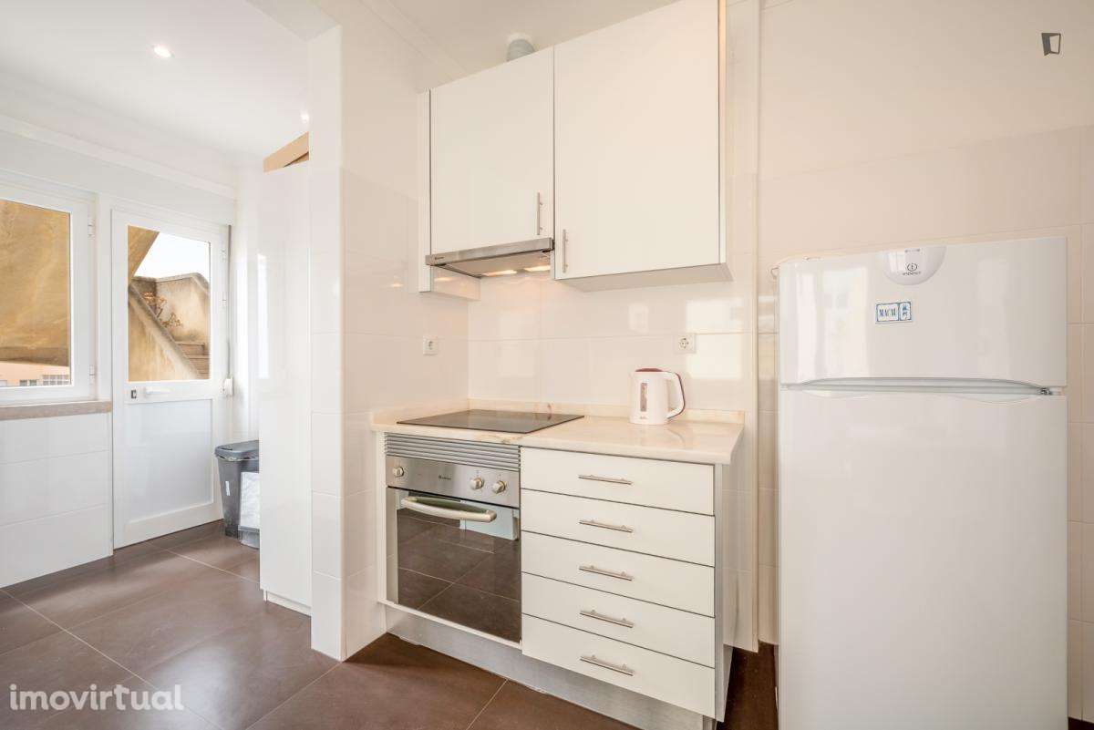 Quarto - localizado em Alameda Lisbon - Grande imagem: 5/21