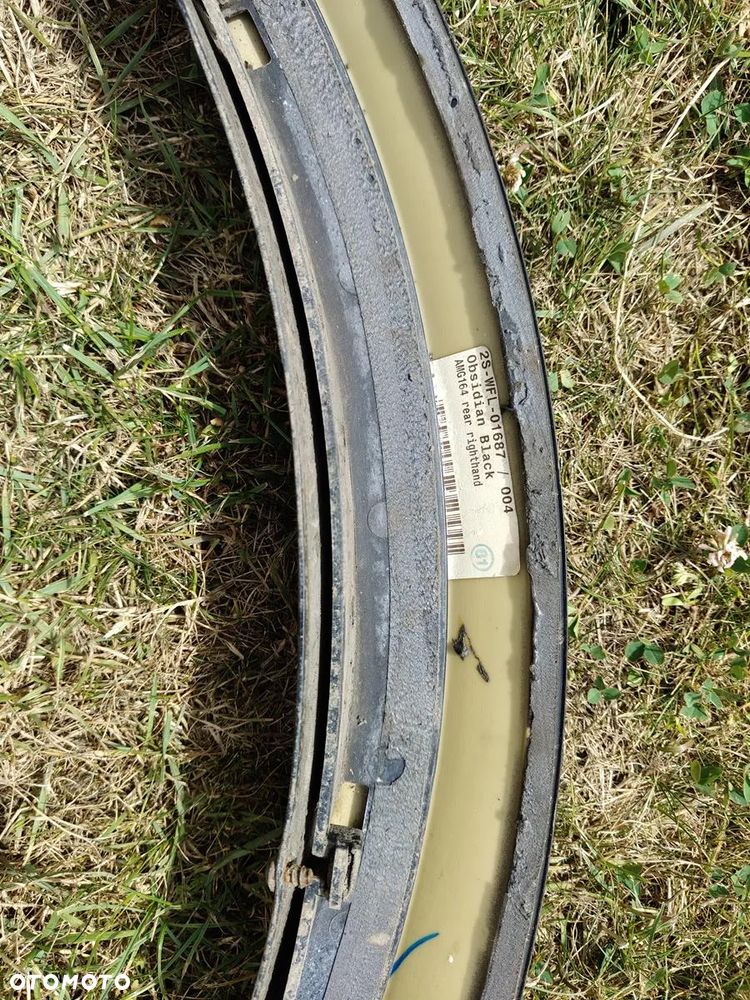 MERCEDES ML W164 AMG LISTWA Błotnika Tylnego Na Tylny Błotnik AMG 197 - 23