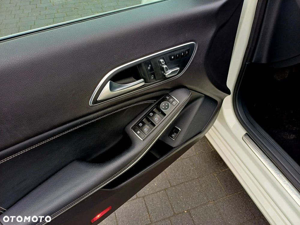 Mercedes-Benz CLA 250 4-Matic - 15