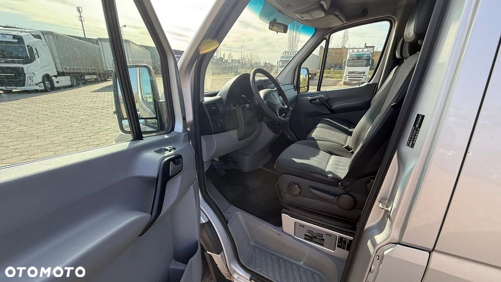 Mercedes-Benz Sprinter - 23