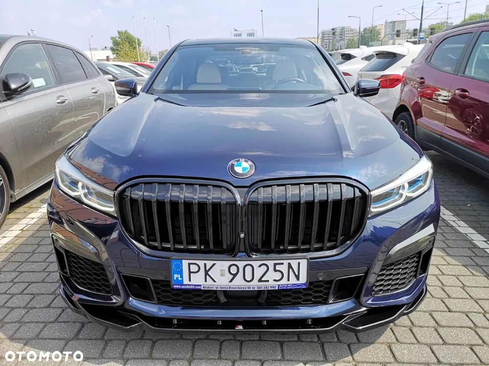 BMW Seria 7 750i xDrive sport - 3