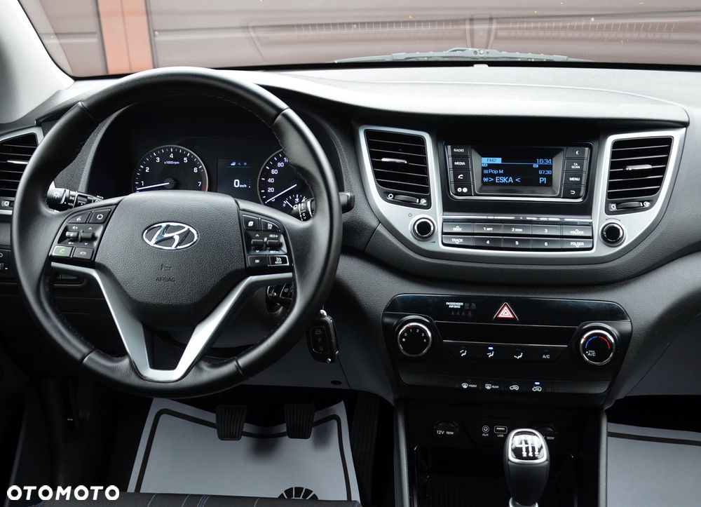 Hyundai Tucson blue 1.6 GDi 2WD Navi - 11