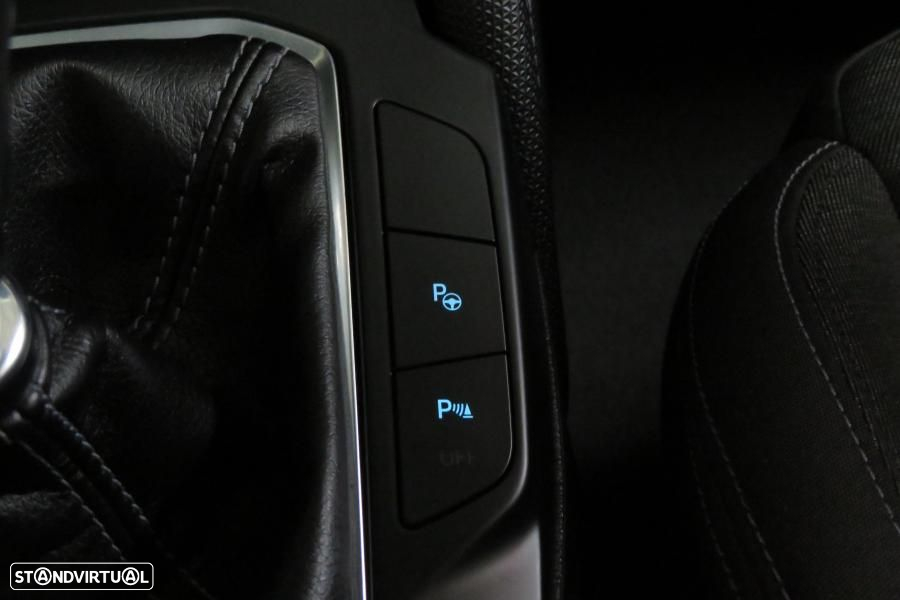 Ford Focus 1.0 EcoBoost Active X - 30
