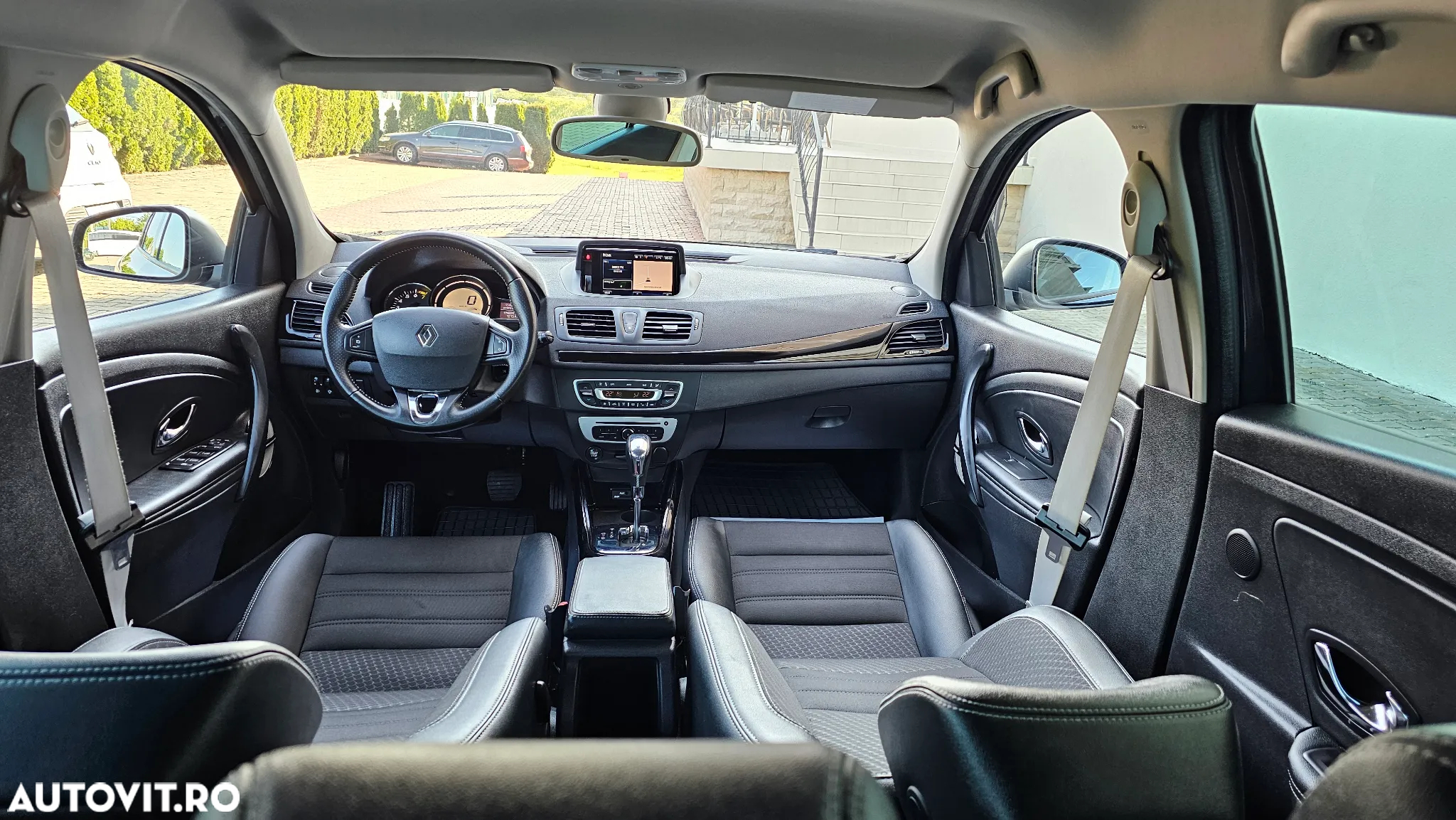 Renault Megane ENERGY TCe 130 EDC BOSE EDITION - 10
