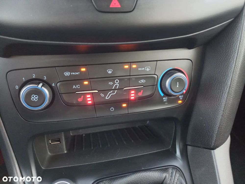 Ford Focus 1.0 EcoBoost Edition - 26