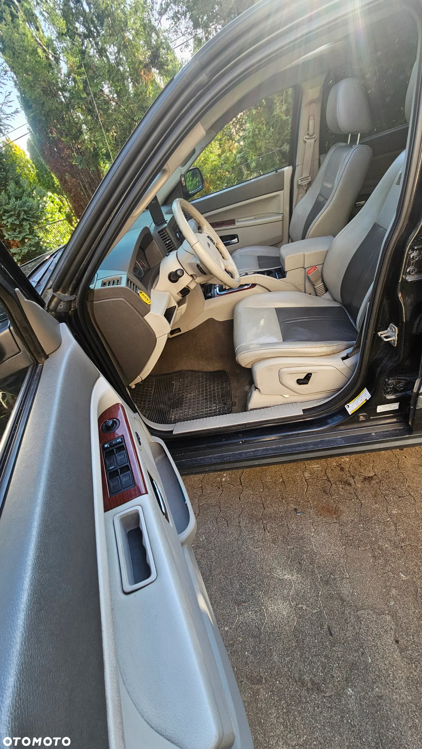 Jeep Grand Cherokee 4.7 Overland - 9