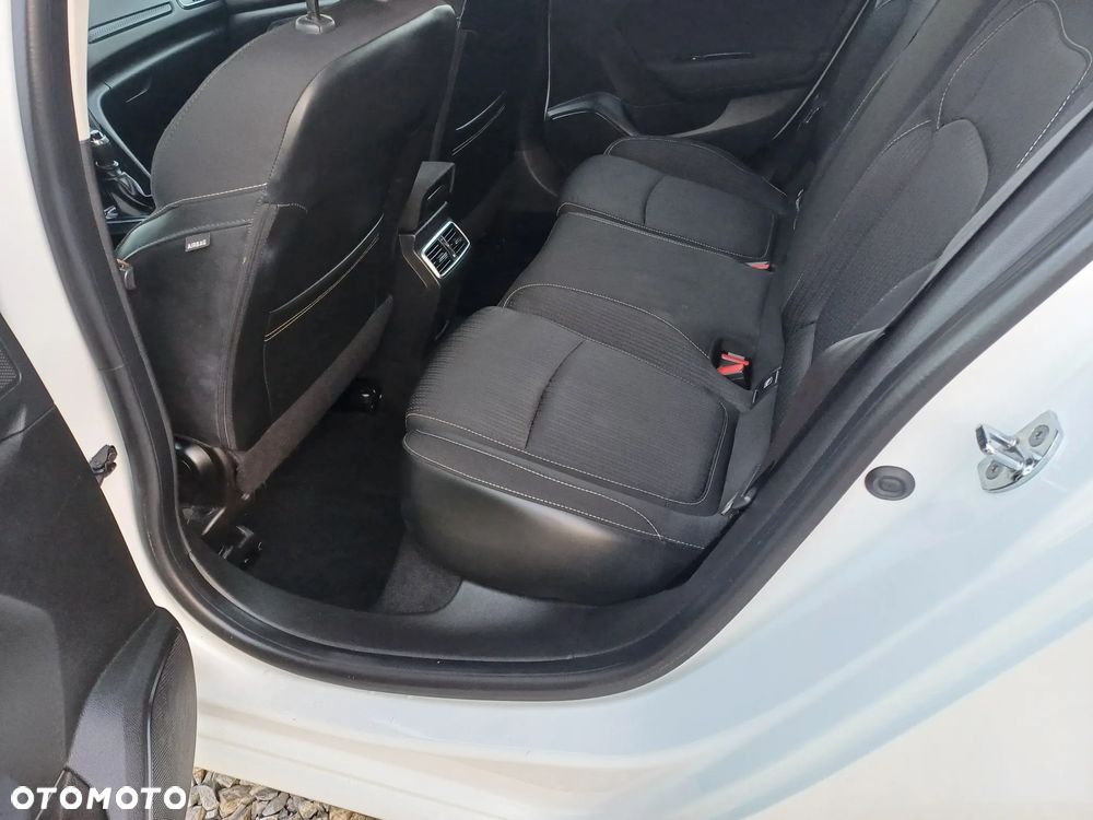 Renault Megane 1.5 Blue dCi Intens - 28