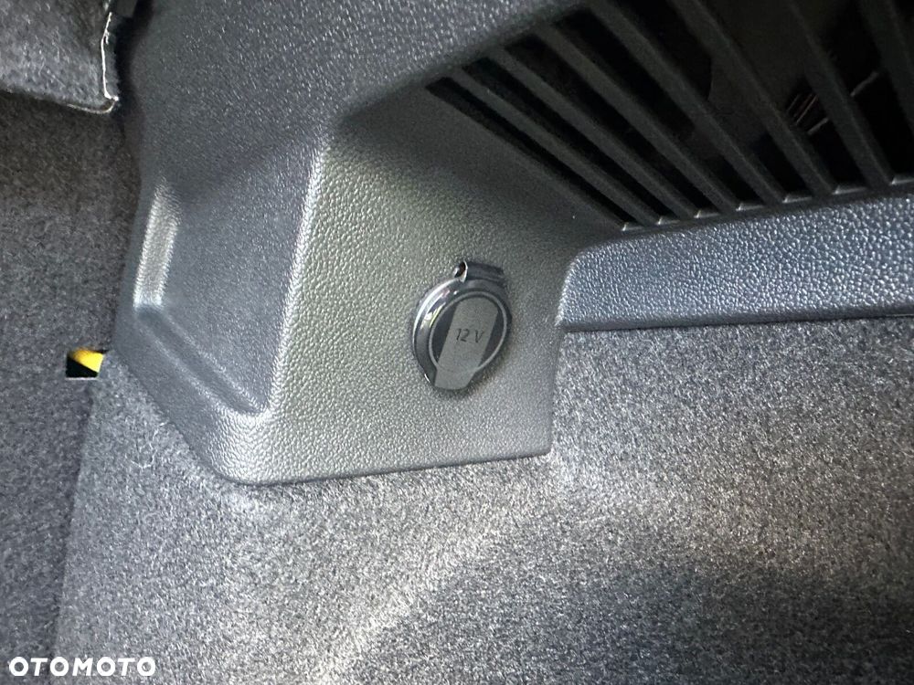 Volkswagen T-Roc 1.5 eTSI Life DSG - 29