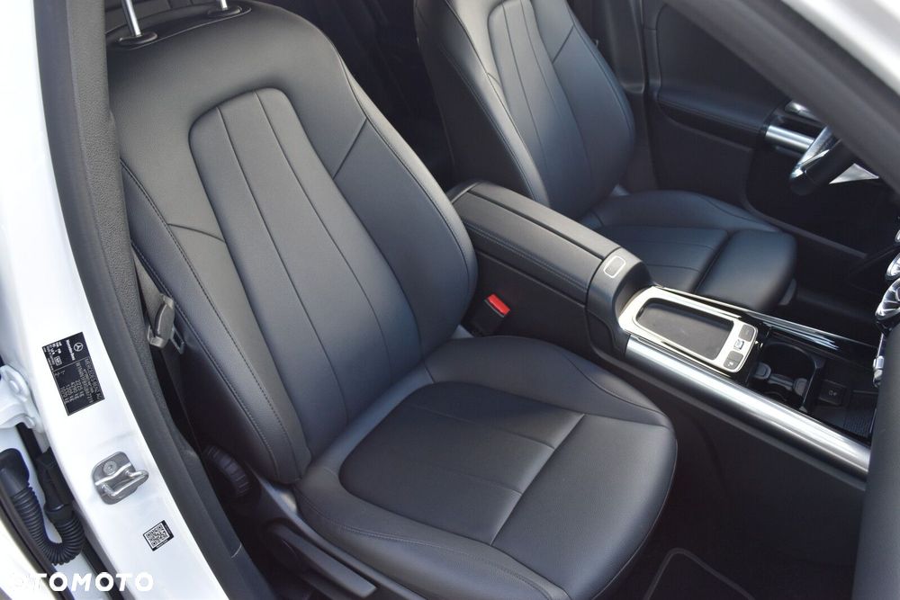 Mercedes-Benz GLA 220 d 4-Matic 8G-DCT - 38