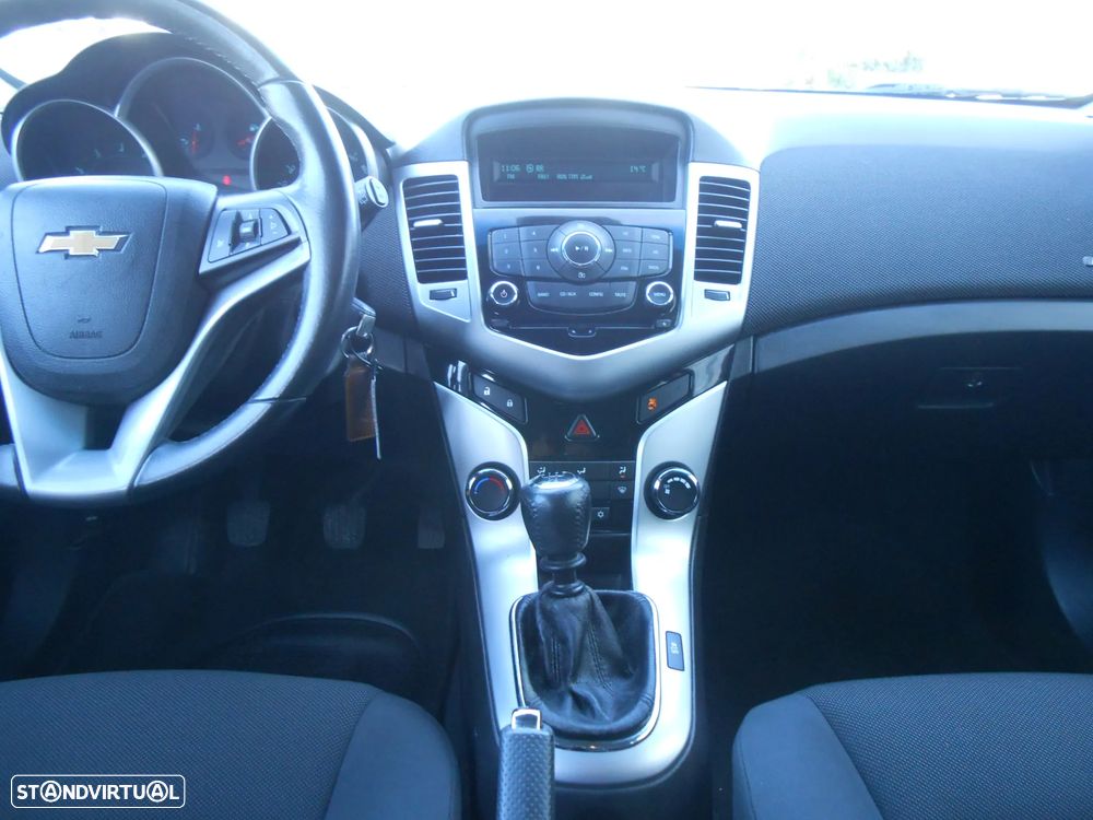 Chevrolet Cruze 1.6 LT - 14