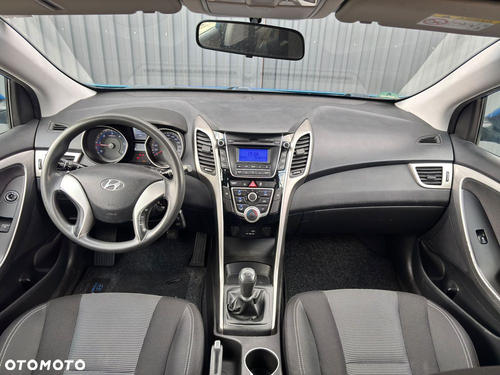 Hyundai i30 blue 1.6 CRDi Passion - 12