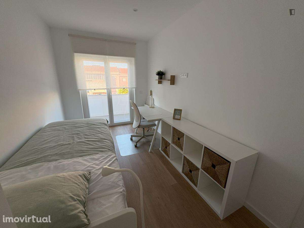 Quarto - localizado em Amadora Lisbon - Grande imagem: 3/12