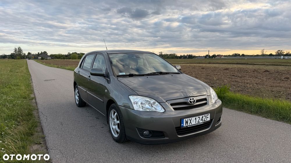 Toyota Corolla 1.6 VVT-i Sol - 3