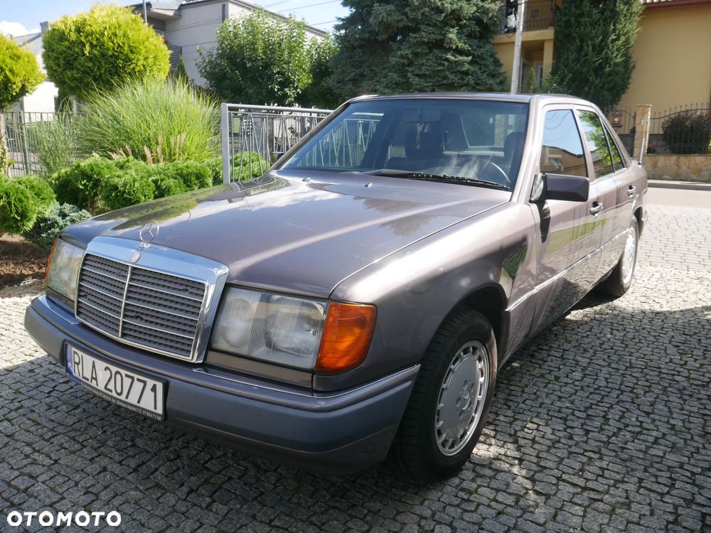 Mercedes-Benz W124 (1984-1993) - 32
