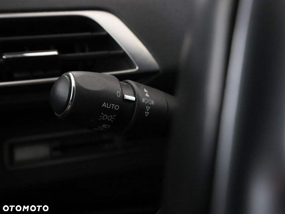 Peugeot 3008 2.0 BlueHDi Allure S&S - 35