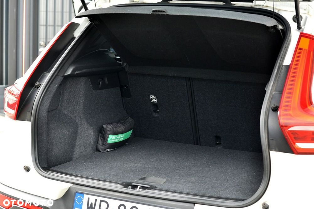 Volvo XC 40 T3 Geartronic Momentum - 11