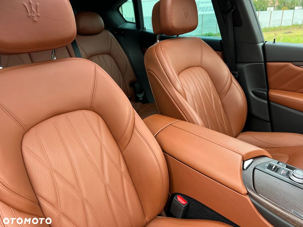 Maserati Levante Q4 GranLusso - 19