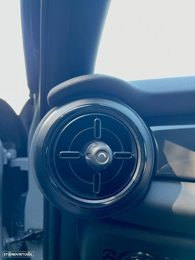 MINI 5 Portas One Classic Auto - 29