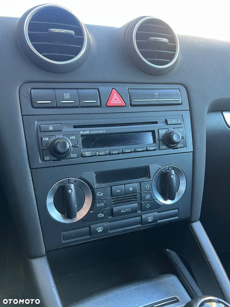 Audi A3 3-drzwiowe 1.6 Ambition - 10